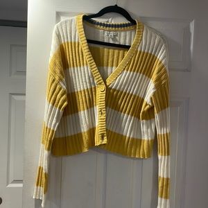 AMERICAN EAGLE CROPPED CARDIGAN